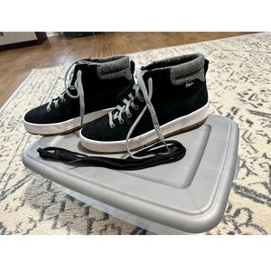 Keds women’s black sneaker boot size 9